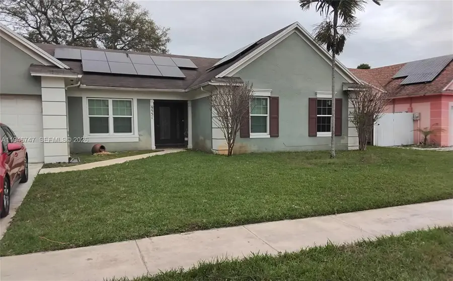 9551 Ashley Dr, Miramar, FL 33025 - Image #3