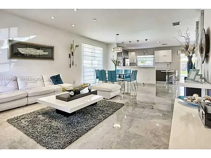 5863 NW 111th Ave, Doral, FL 33178 - Image #2