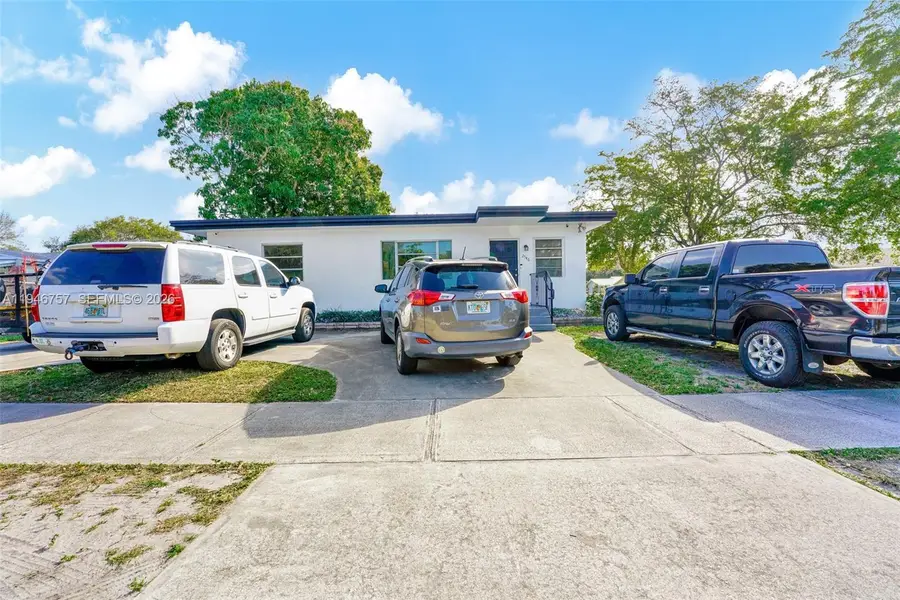 2546 Coolidge St, Hollywood, FL 33020 - Image #3
