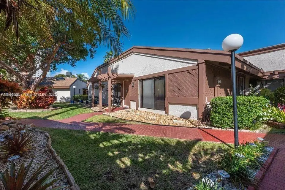 601 Leslie Dr #601, Hallandale Beach, FL 33009 - Image #1