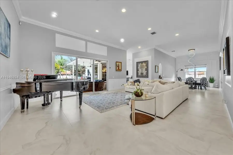 13801 Alexandria Ct, Davie, FL 33325 - Image #2