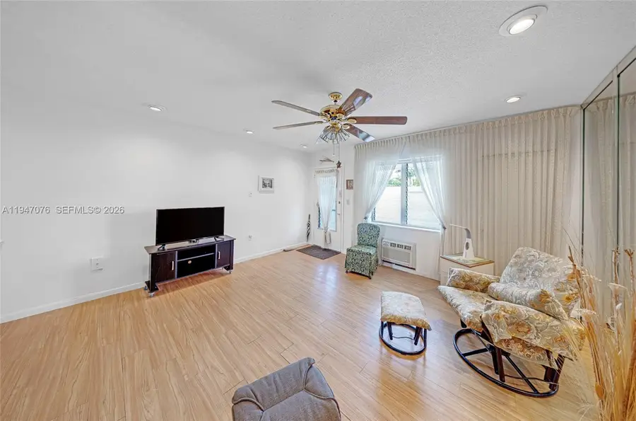 15600 NE 6th Ave #28D, Miami, FL 33162 - Image #2