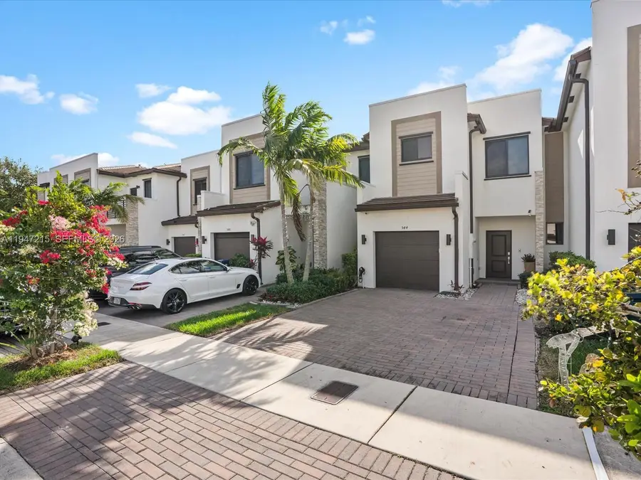 544 NE 206th Ln, Miami, FL 33179 - #2