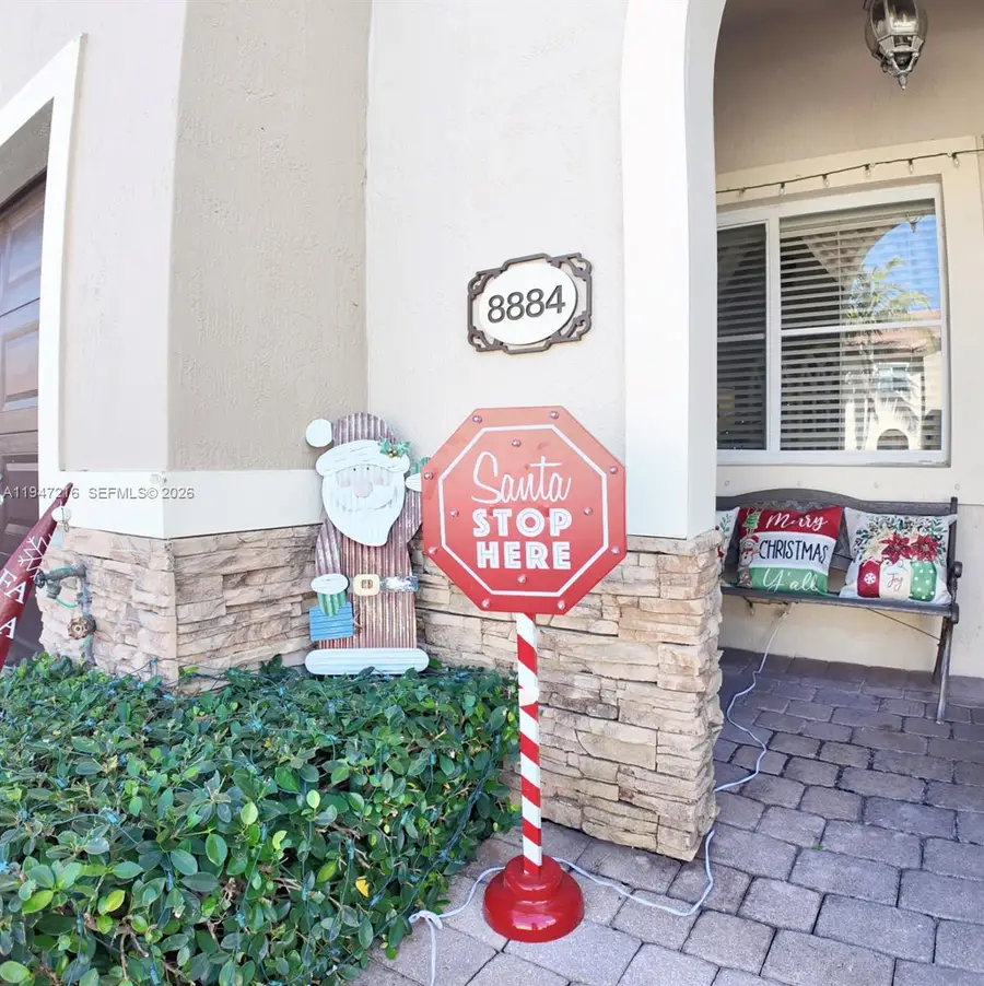 8884 SW 220th Ln, Cutler Bay, FL 33190 - Image #2