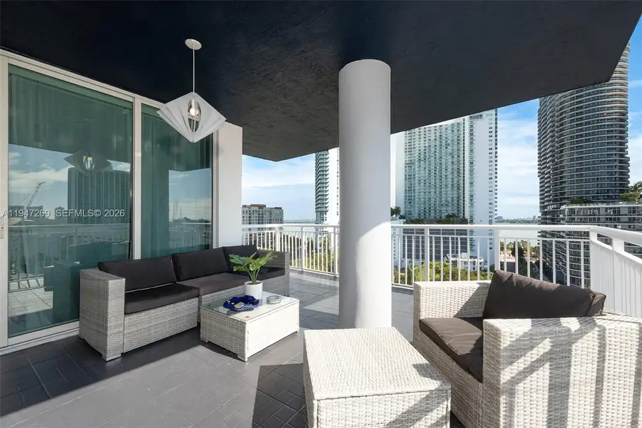 275 NE 18th St #1207, Miami, FL 33132 - Image #2