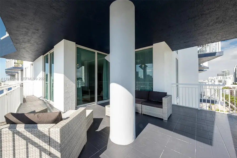 275 NE 18th St #1207, Miami, FL 33132 - Image #3