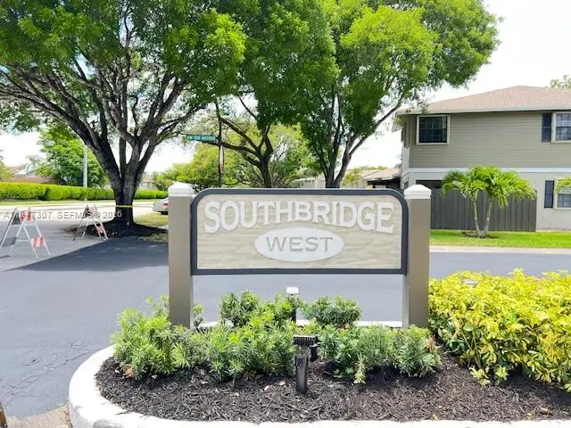 905 NW 107th Ave, Pembroke Pines, FL 33026 - Image #2