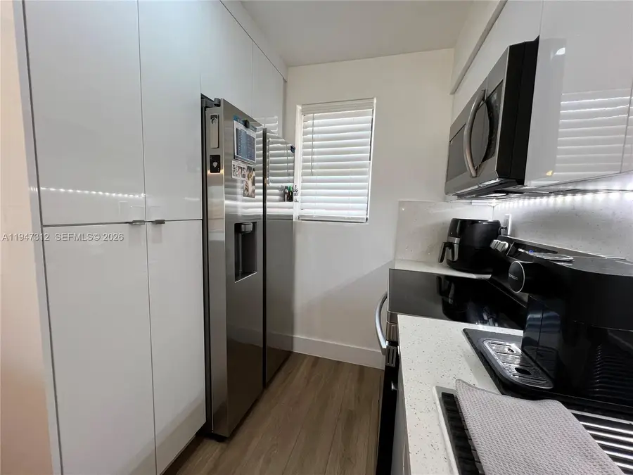 8425 NW 8th St #406, Miami, FL 33126 - Image #3