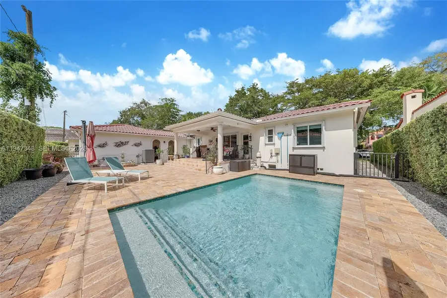 1402 Tangier St, Coral Gables, FL 33134 - Image #2