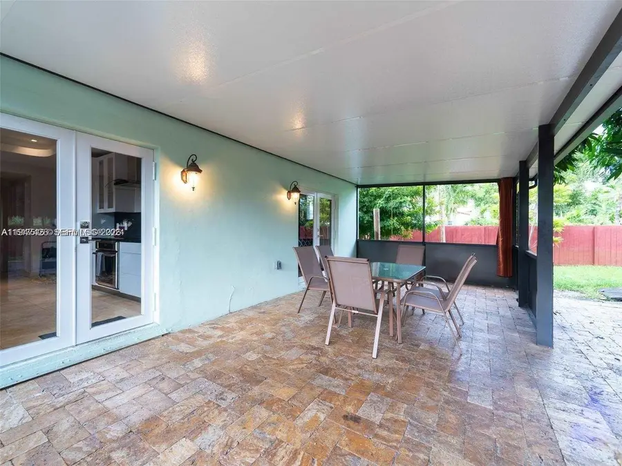 1606 Wiley St, Hollywood, FL 33020 - Image #2