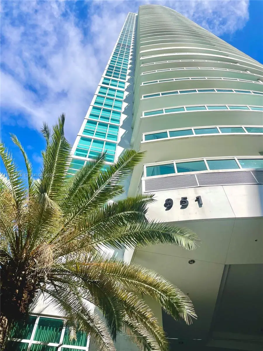 951 Brickell Ave #3309, Miami, FL 33131 - #1