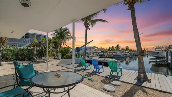 21 Mangrove Ln, Key Largo, FL 33037