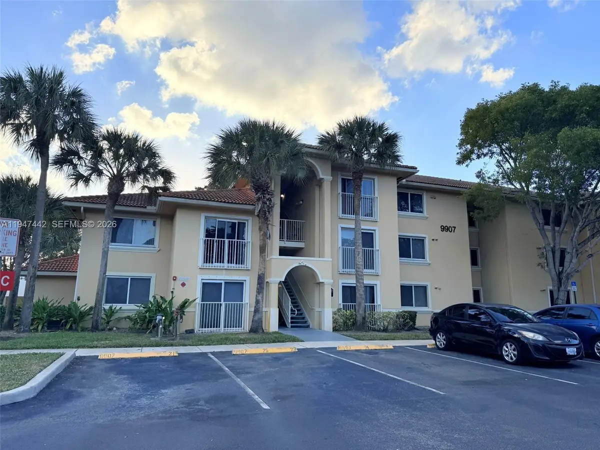9907 Westwood Dr #21-2, Tamarac, FL 33321 - Image #1