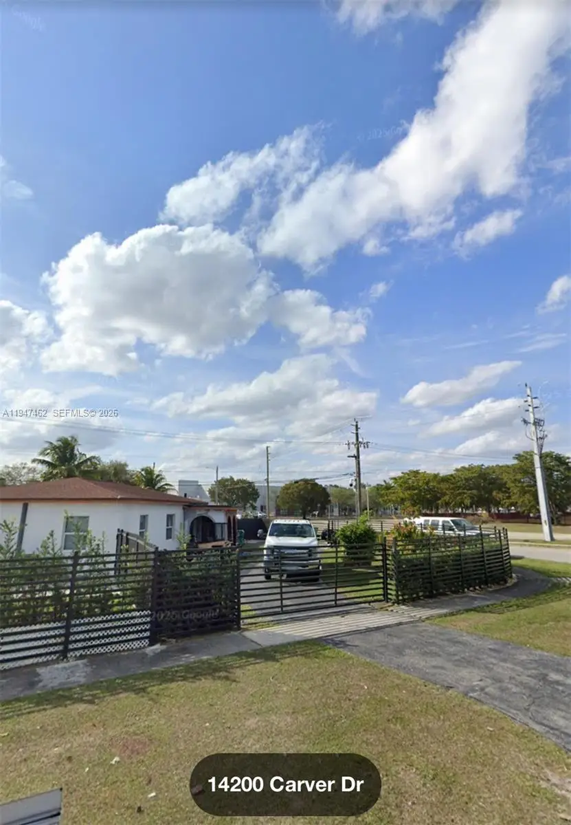 14200 Carver Dr, Miami, FL 33176 - Image #3
