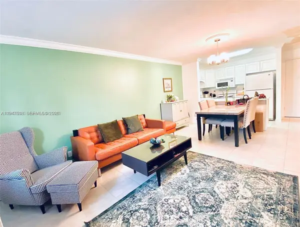 1520 Mckinley St #216E, Hollywood, FL 33020