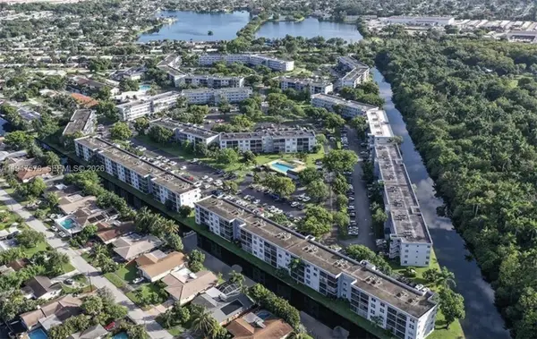 117 Royal Park Dr #3F, Oakland Park, FL 33309