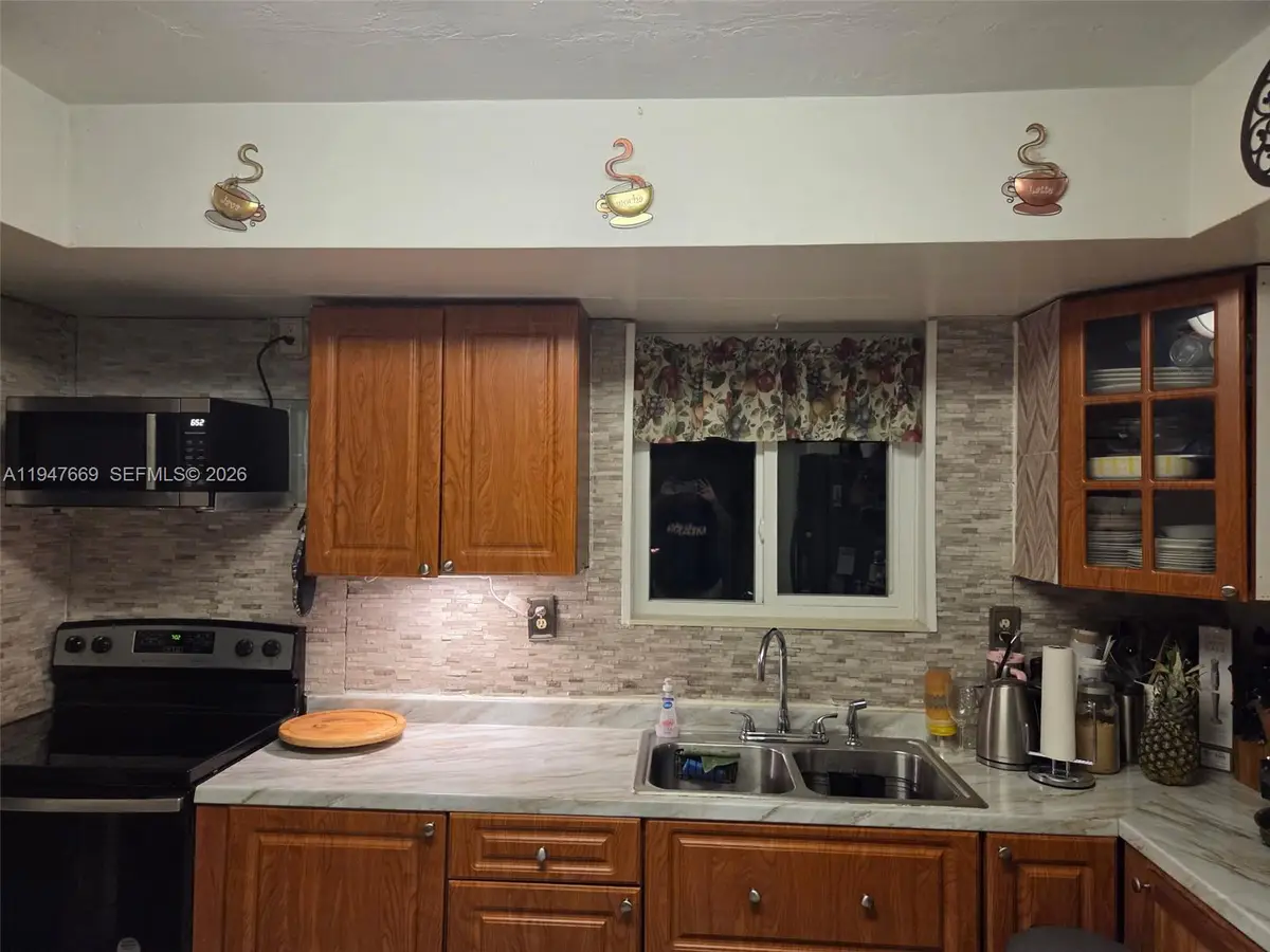 800 NW 48th Ter, Plantation, FL 33317 - Image #1