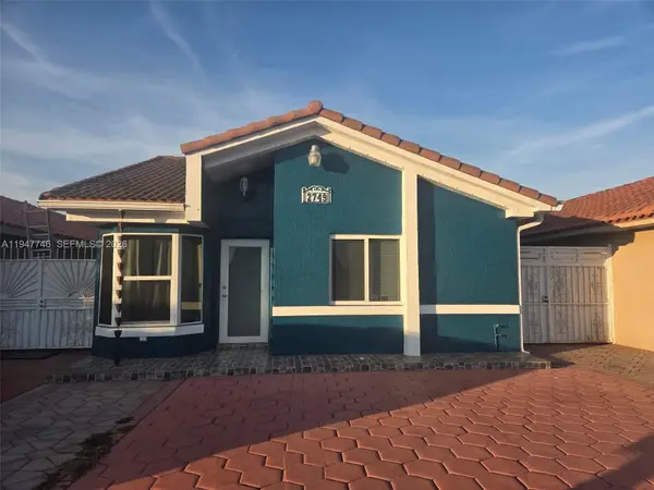 2749 W 73rd Pl, Hialeah, FL 33016