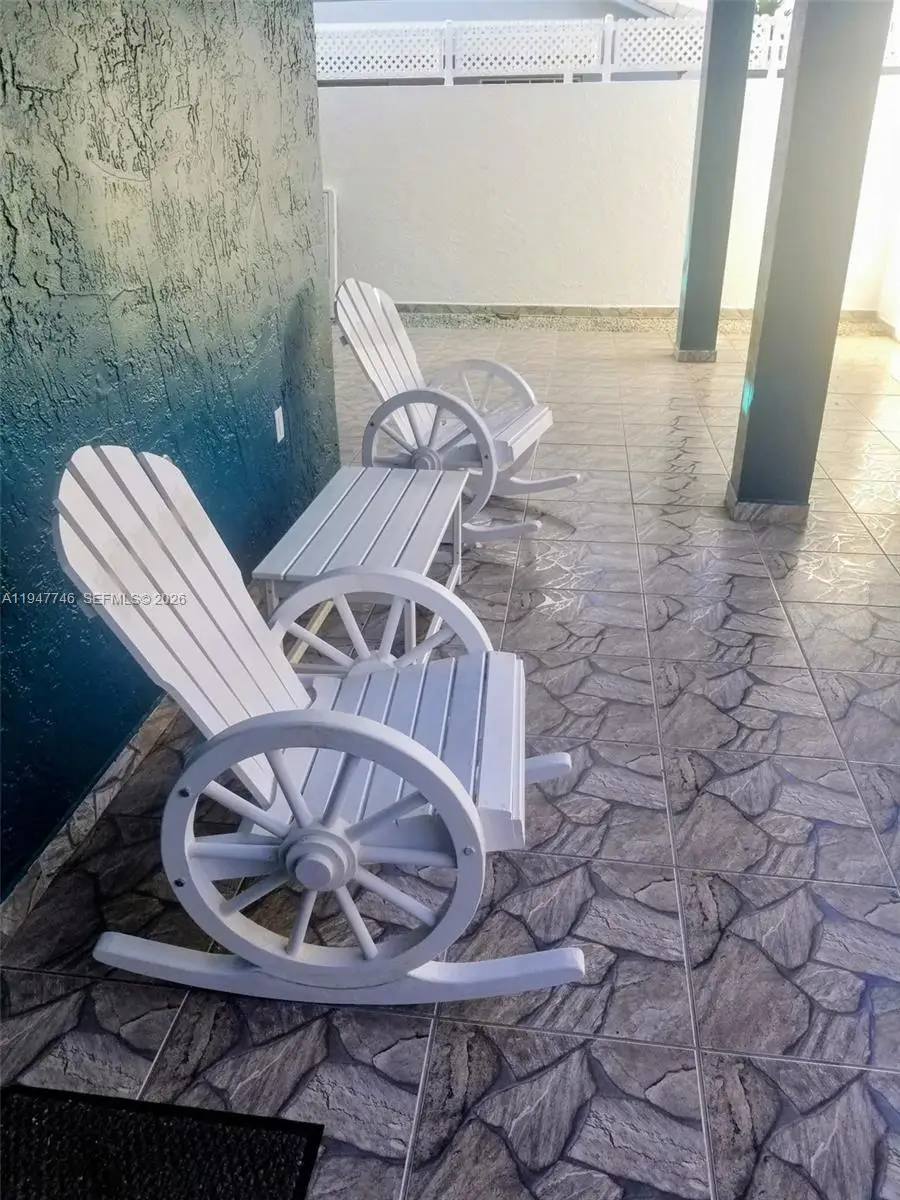 2749 W 73rd Pl, Hialeah, FL 33016 - Image #3