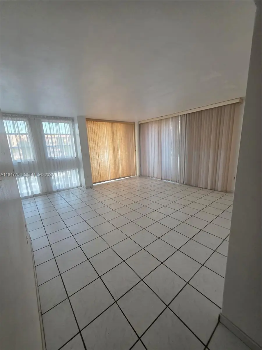 8001 Byron Ave #3C, Miami Beach, FL 33141 - Image #3