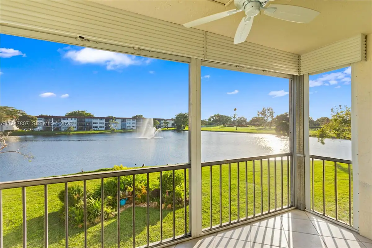 9500 N Hollybrook Lake Dr #5-206, Pembroke Pines, FL 33025 - Image #1