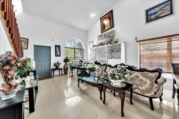 12113 NW 33rd St, Sunrise, FL 33323