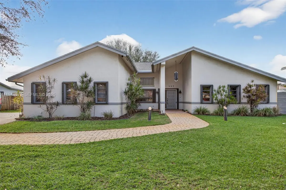 137 E Palm Dr, Margate, FL 33063 - #1