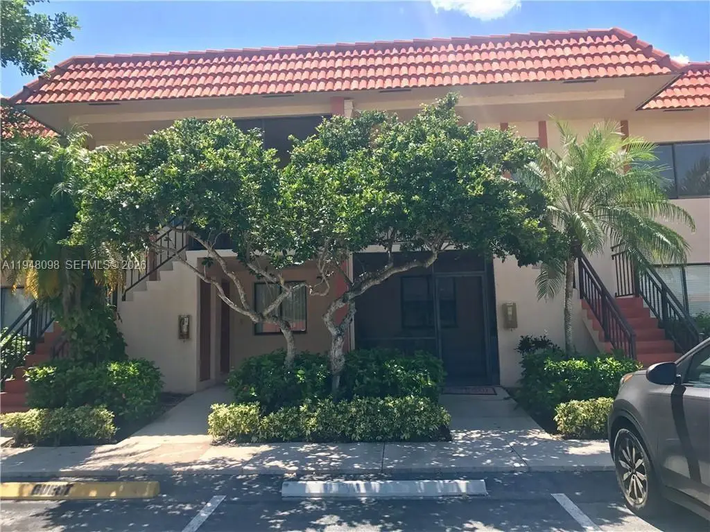 379 Lakeview Dr #205, Weston, FL 33326 - #1