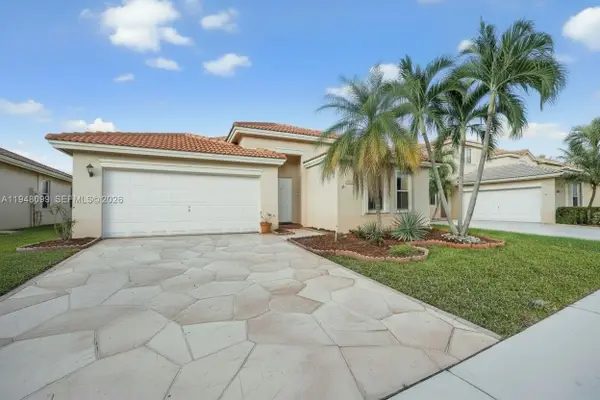 14125 S Cypress Cove Cir, Davie, FL 33325