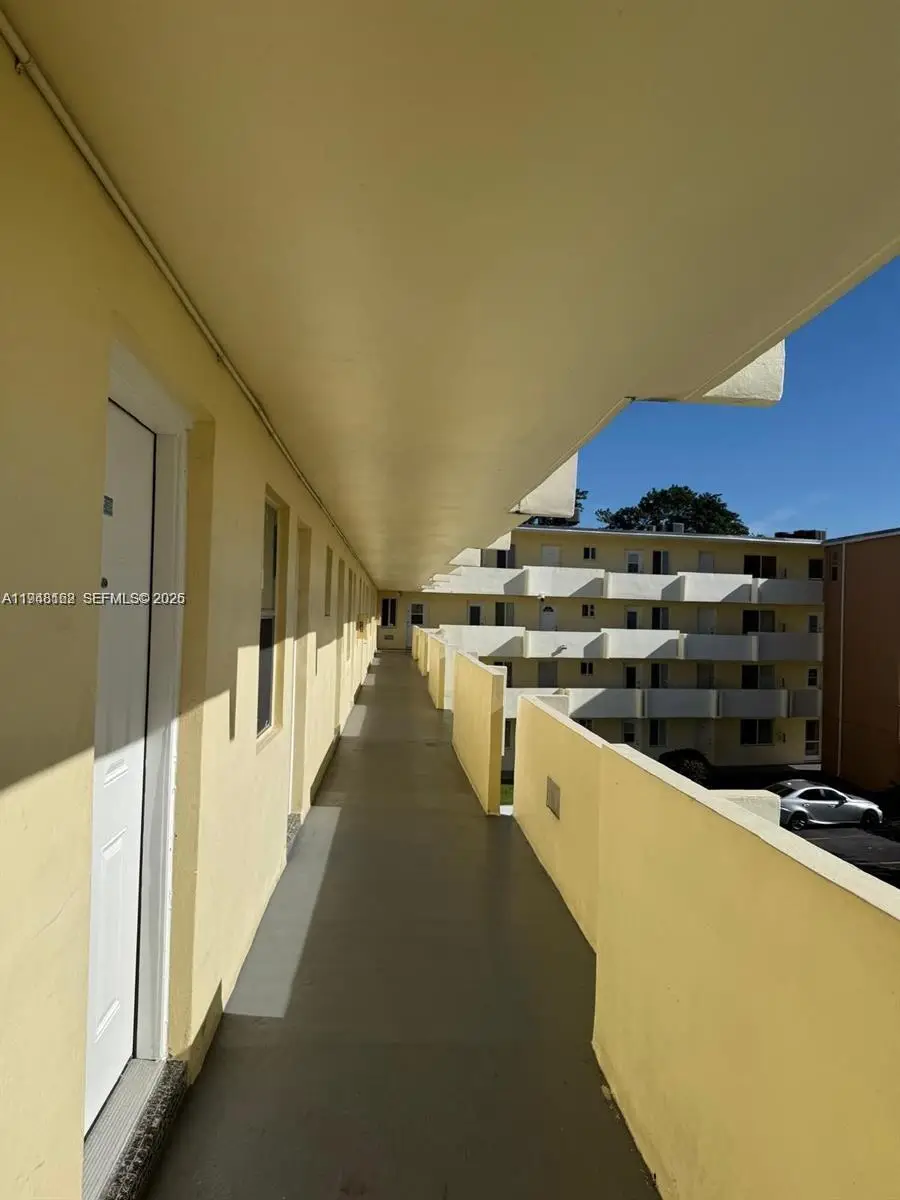 1201 NE 191st St #G313, Miami, FL 33179 - Image #2