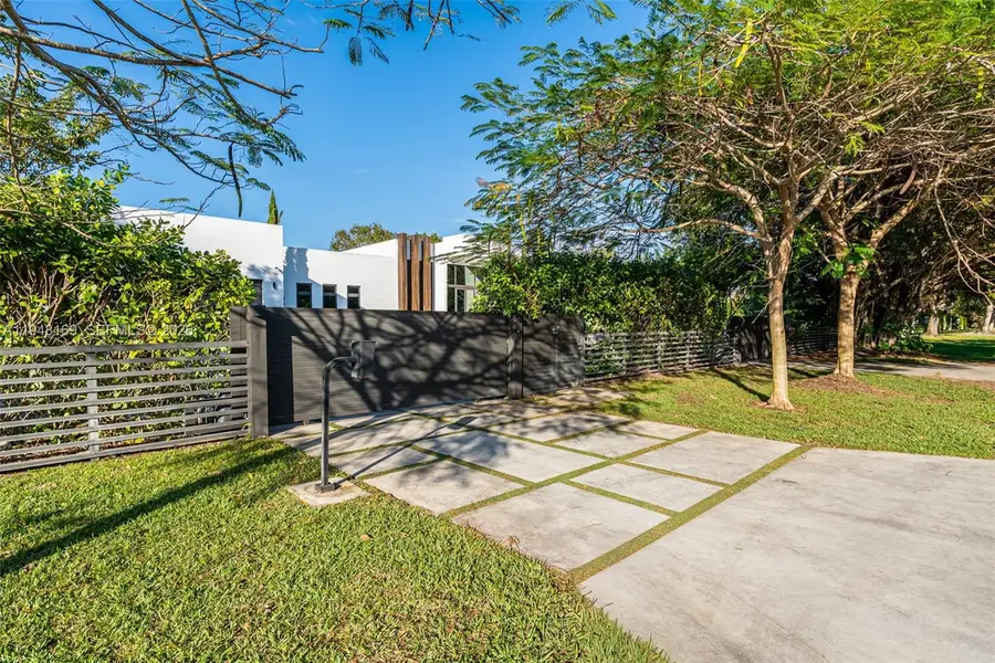 6175 SW 128th St, Pinecrest, FL 33156 - Image #2