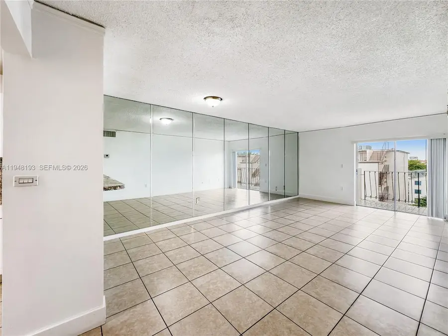 1950 W 54th St #412, Hialeah, FL 33012 - #3