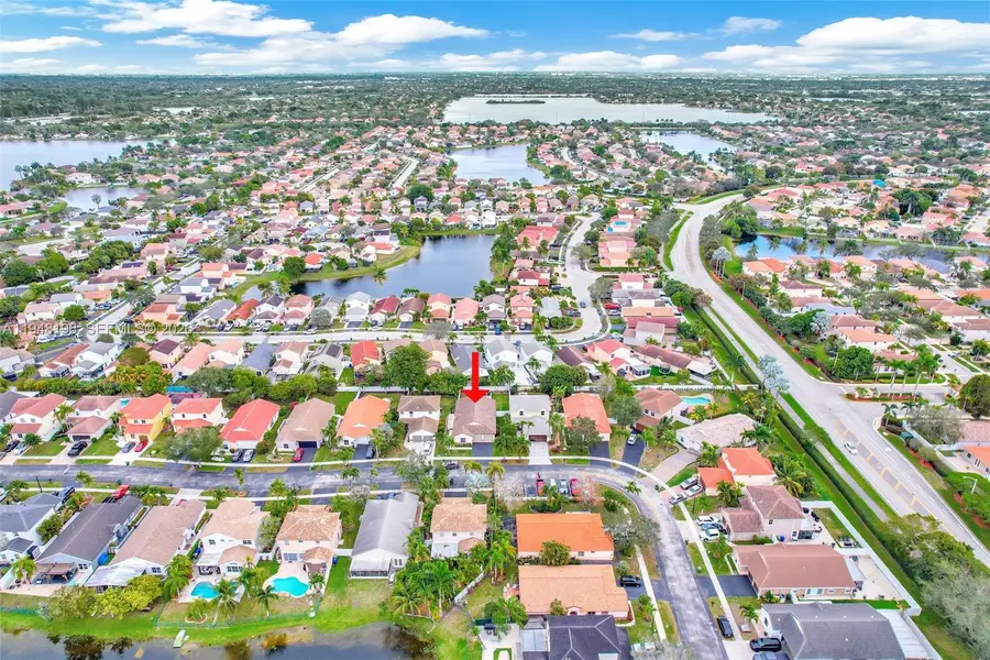 1975 NW 191st Ave, Pembroke Pines, FL 33029 - Image #3