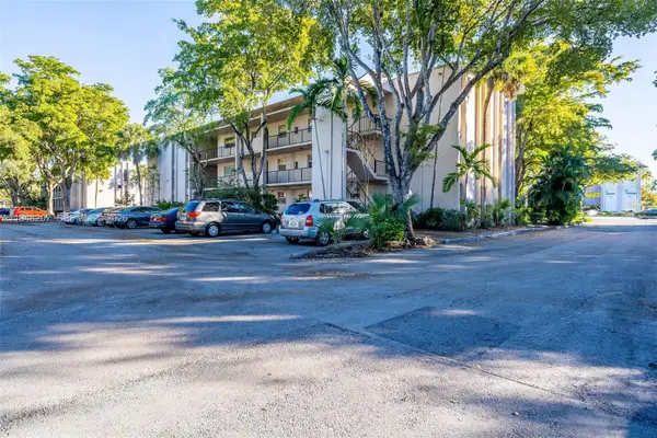 469 N Pine Island Rd #B302, Plantation, FL 33324