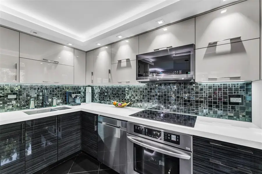 665 NE 195th St #326, Miami, FL 33179 - #2