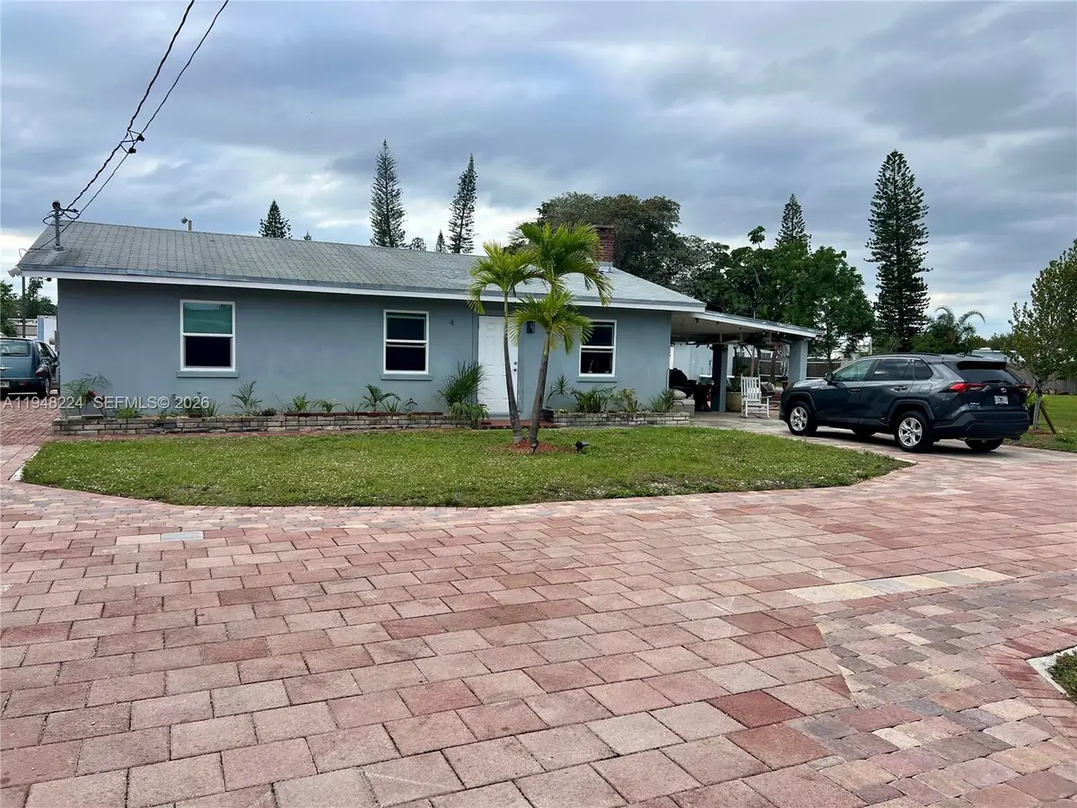 4 Helwig Ter, Deerfield Beach, FL 33064 - #1