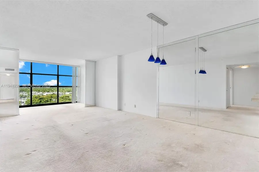 600 Parkview Dr #927, Hallandale Beach, FL 33009 - Image #3