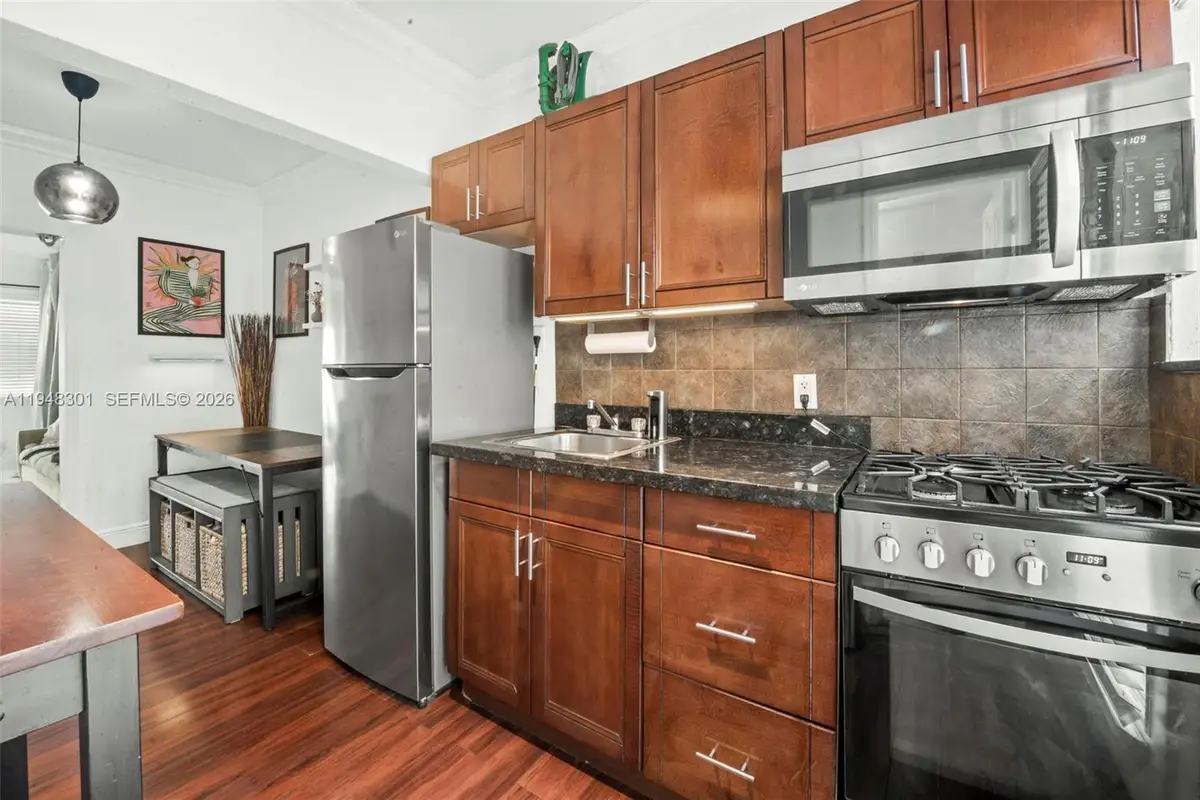 330 74th St #5, Miami Beach, FL 33141 - Image #1