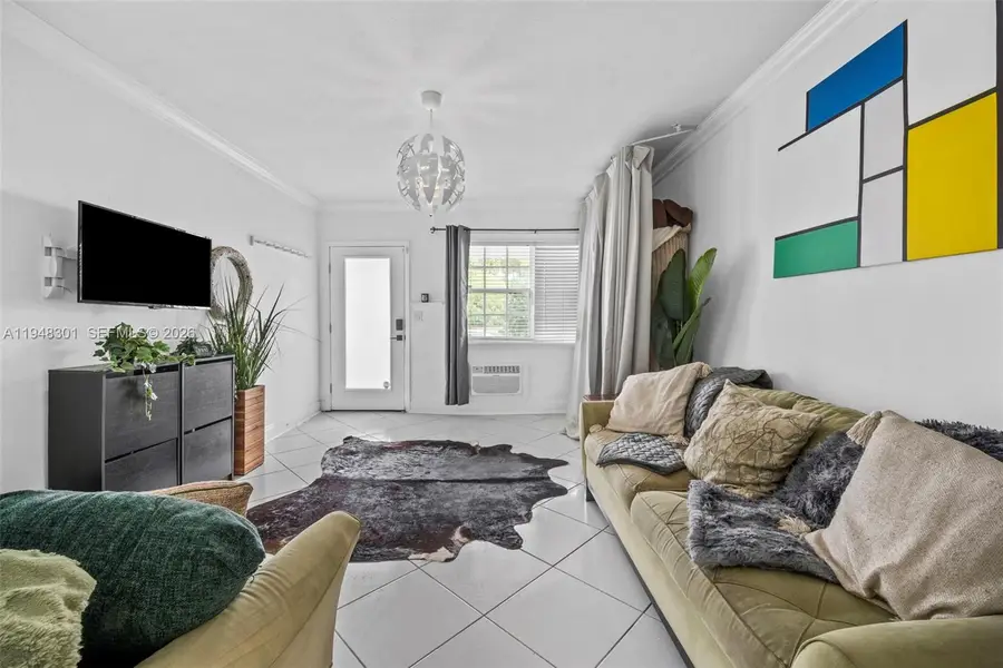 330 74th St #5, Miami Beach, FL 33141 - Image #3