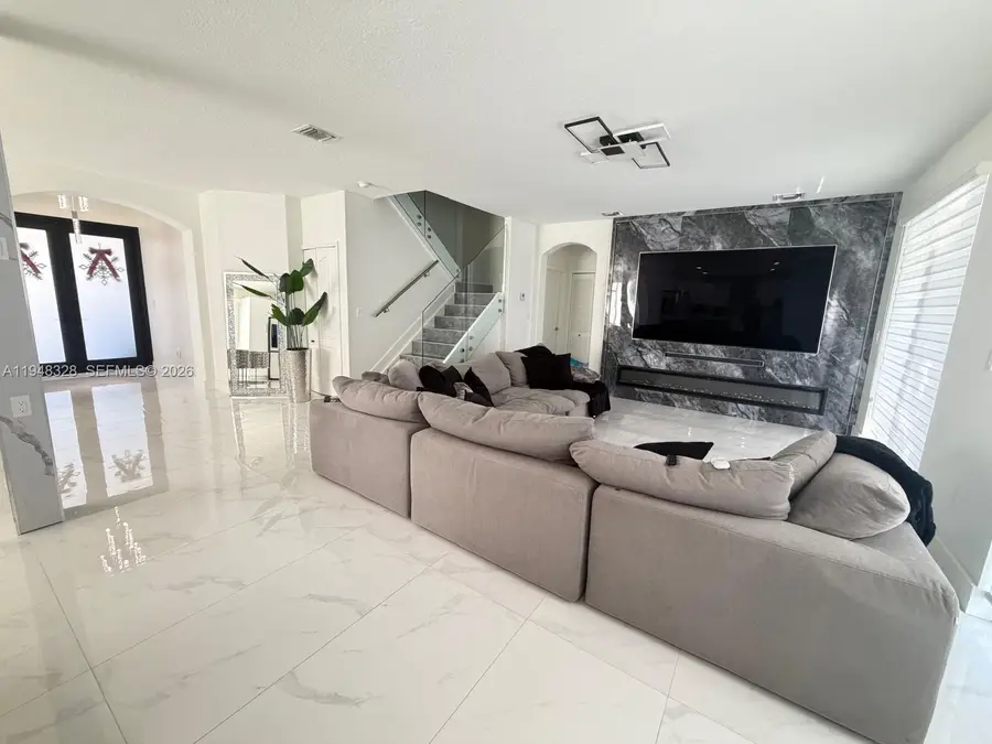 14452 SW 10th St, Miami, FL 33184 - Image #3