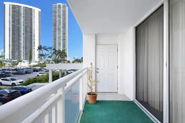 1849 S Ocean Dr #203, Hallandale Beach, FL 33009