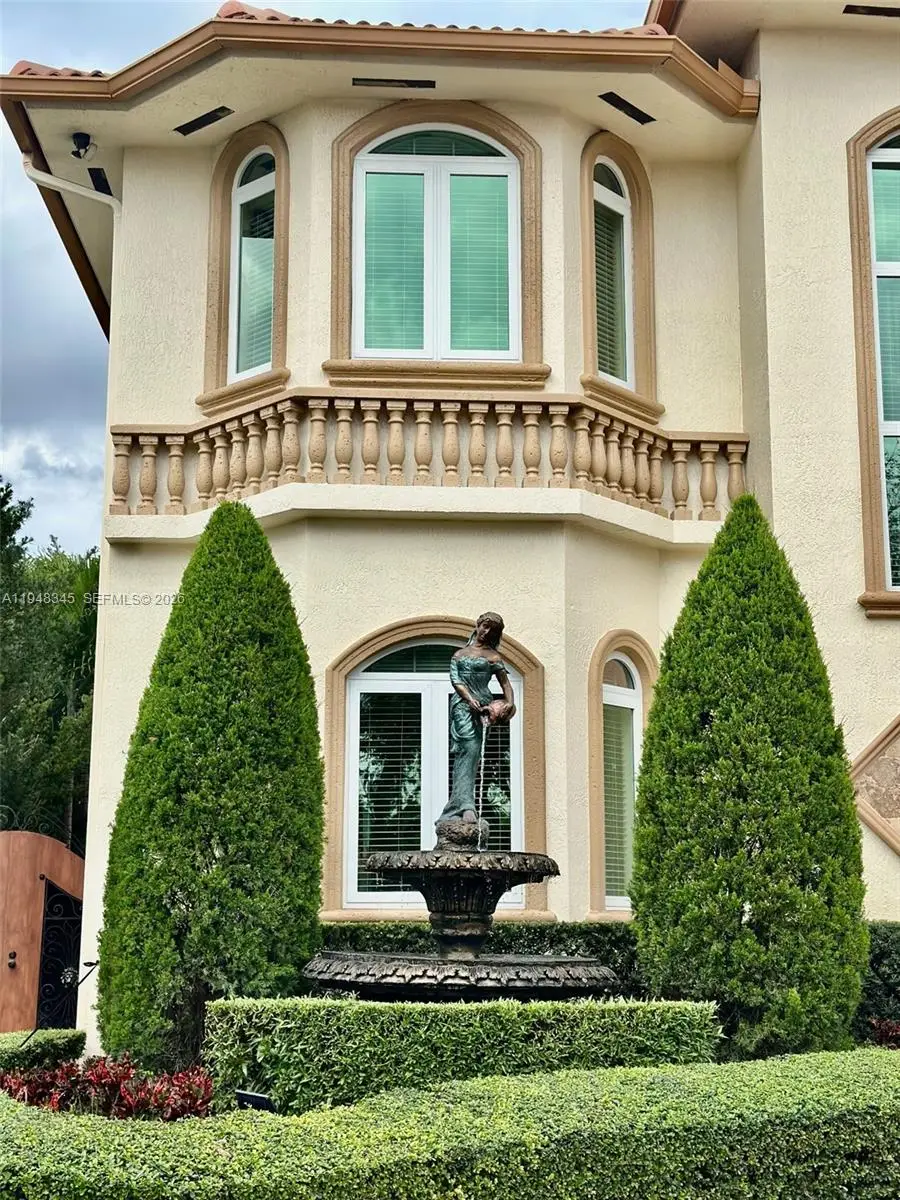 7851 NW 166th Ter, Miami Lakes, FL 33016 - #2