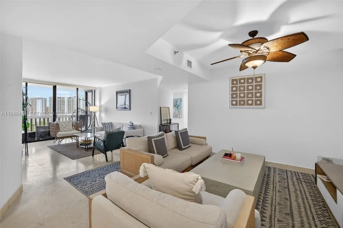 1000 Island Blvd #2105, Aventura, FL 33160 - #1