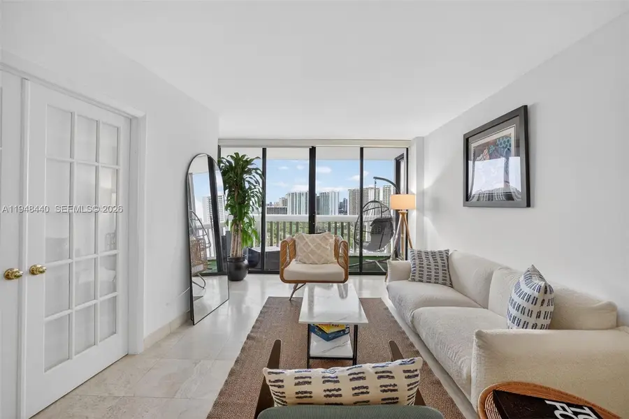 1000 Island Blvd #2105, Aventura, FL 33160 - #3