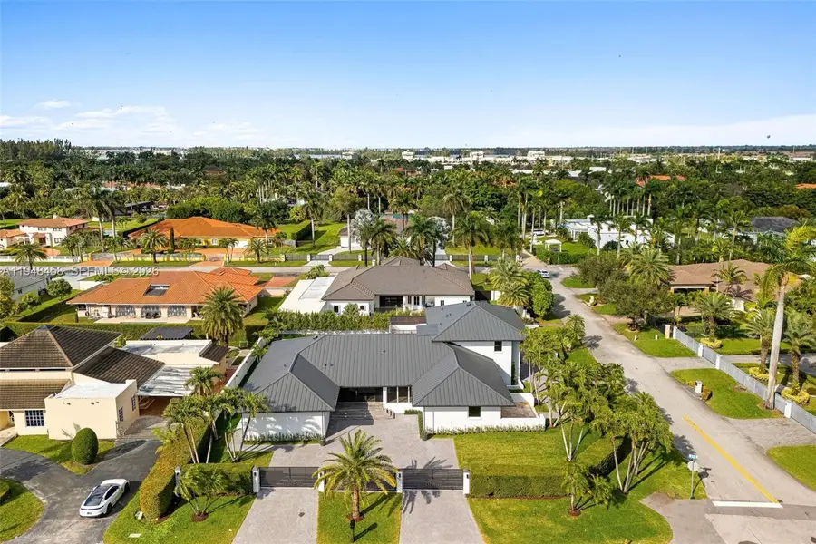 9901 NW 130th St, Hialeah Gardens, FL 33018 - Image #2