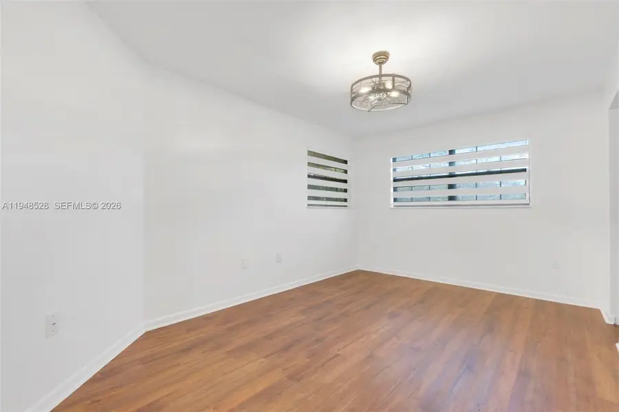 927 NE 199th St #202, Miami, FL 33179 - #2