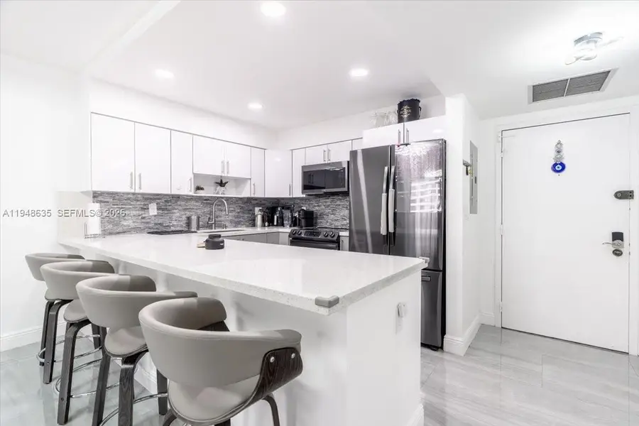 600 Three Islands Blvd #1413, Hallandale Beach, FL 33009 - Image #3