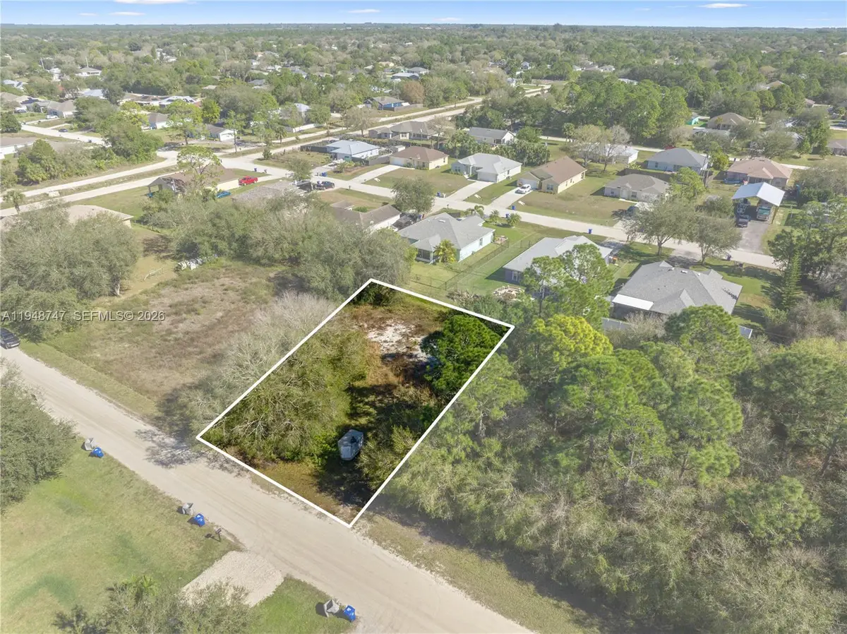 8446 104th Ct, Vero Beach, FL 32967 - #1