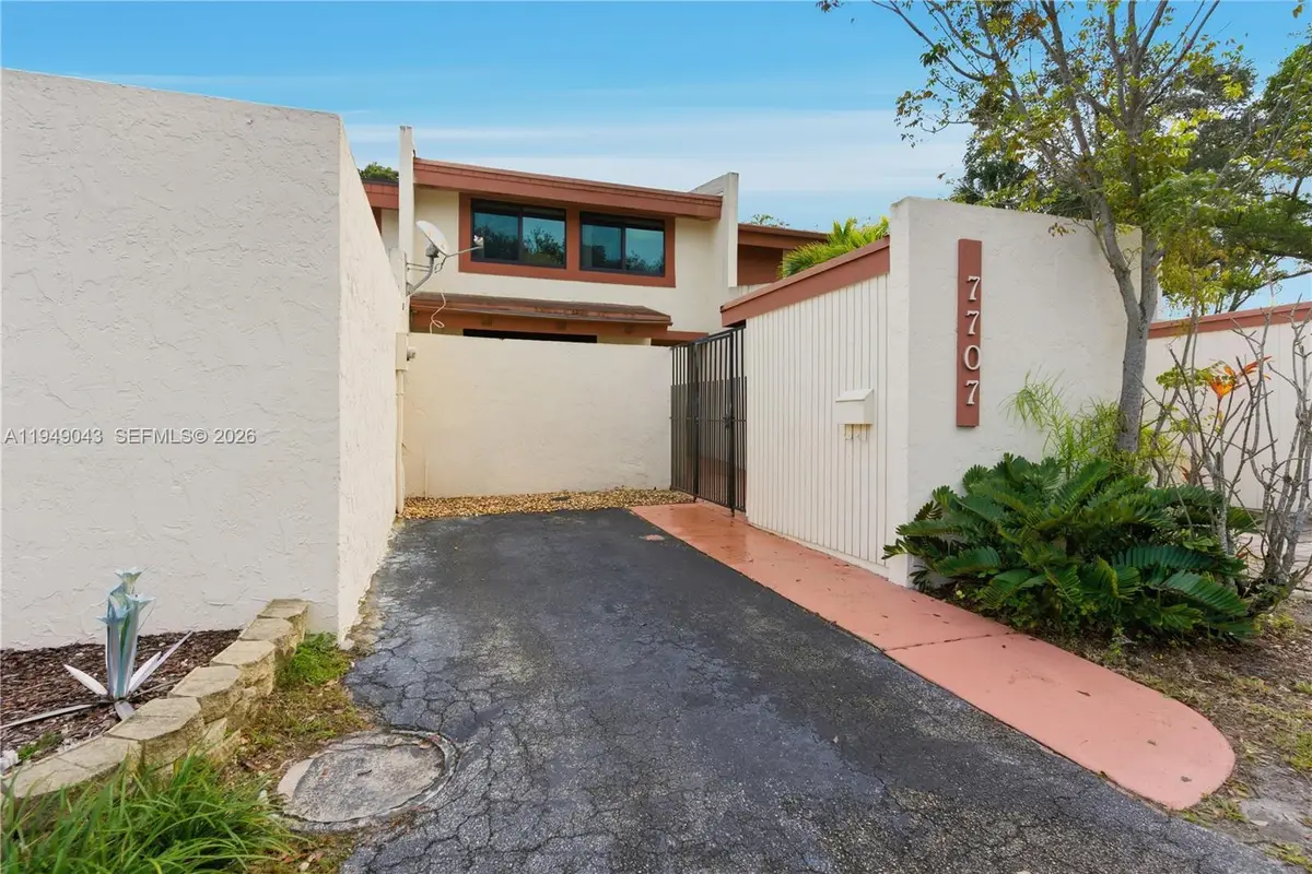 7707 SW 105th Pl, Miami, FL 33173 - Image #1