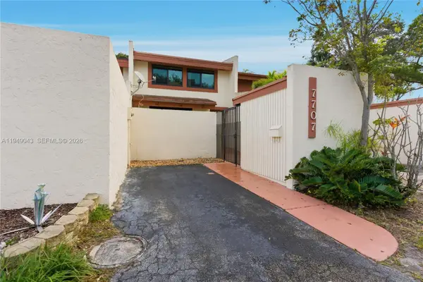 7707 SW 105th Pl, Miami, FL 33173